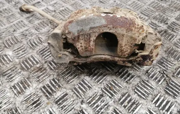 Nissan X-Trail T30 Front brake caliper