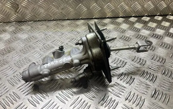 Toyota Prius (NHW20) Master brake cylinder 3LGB271134331