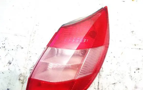 Tailgate rear/tail lights
