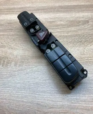 Mercedes-Benz C W203 Hazard light switch 2038219279 3306370401