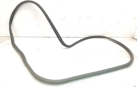 Suzuki Swift III Front door rubber seal