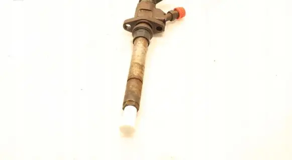 Ford C-MAX I Fuel injector 9657144680