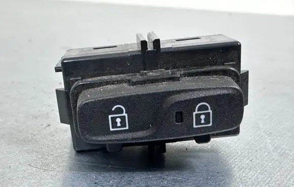 Volvo V60 Central locking switch button 31318989