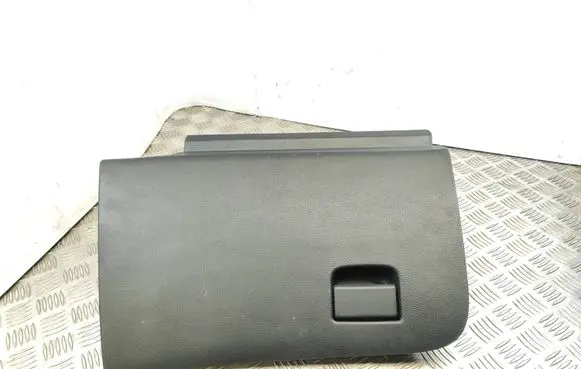 Nissan Qashqai Glove box set 685104eh0a