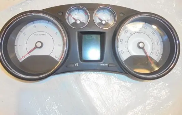 Peugeot 308 Speedometer (instrument cluster) 966510798