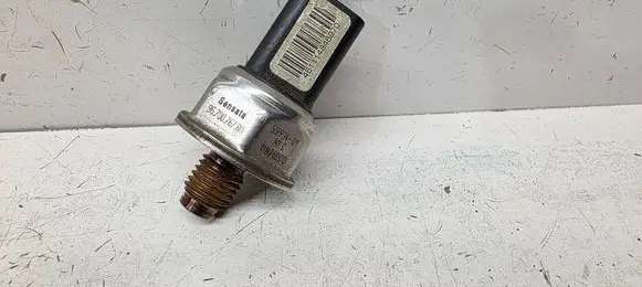 Volvo V40 Fuel pressure sensor 31422168