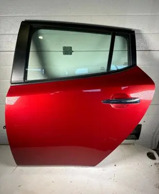 Nissan Leaf I (ZE0) Rear door