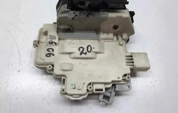Audi A6 S6 C6 4F Front door lock 4F0837015