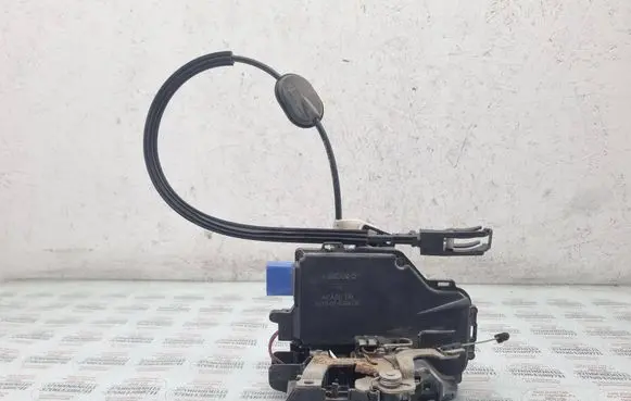 Volkswagen Golf Plus Rear door lock 601001038433P