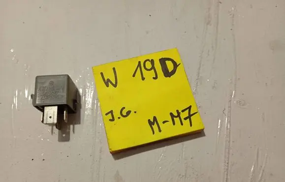 Mercedes-Benz C AMG W203 Other relay V23134J52X361 A0025422619