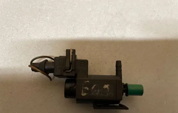 BMW 7 E65 E66 Turbo solenoid valve 7516375