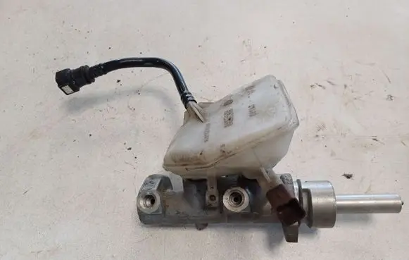 Citroen C4 I Master brake cylinder