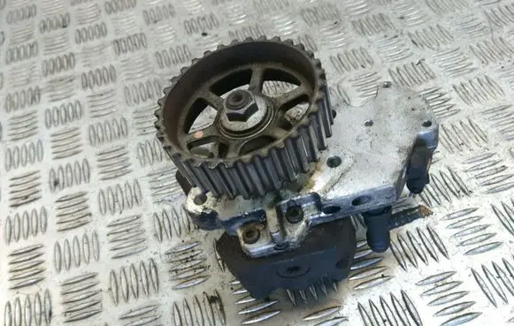 Renault Megane II Fuel injection high pressure pump 8200108225