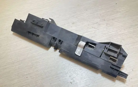 BMW X6 F16 Radiator mount bracket 8572189 7001002 4218162