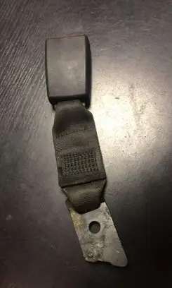 BMW 5 E39 Third row seat belt 8209886