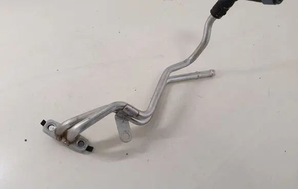 Coolant pipe/hose
