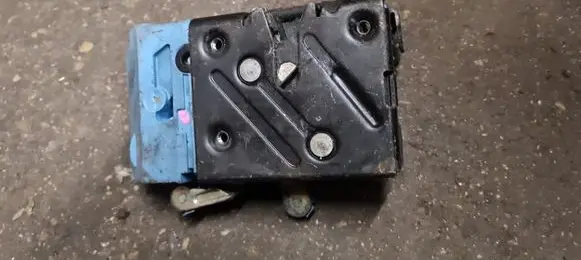 Volvo XC70 Front door lock