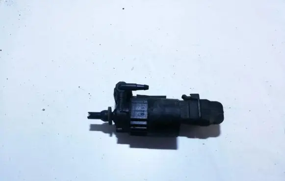 Renault Twingo I Windscreen/windshield washer pump 7700821782