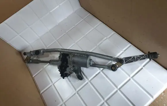 Volvo S80 Front wiper linkage and motor 9171899 16004