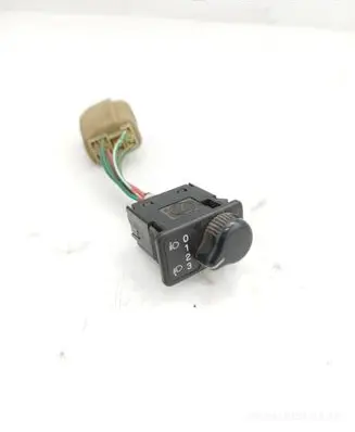 Subaru Impreza I Headlight level height control switch