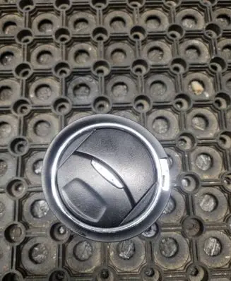 Dash center air vent grill