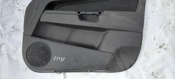 Opel Zafira B Front door card panel trim 13164487