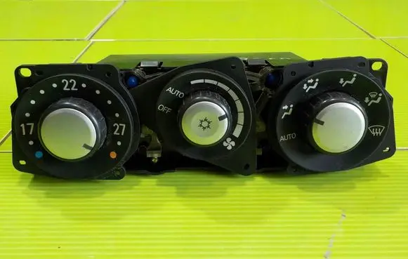 Mitsubishi Outlander Other switches/knobs/shifts MR979971HA 10AB19