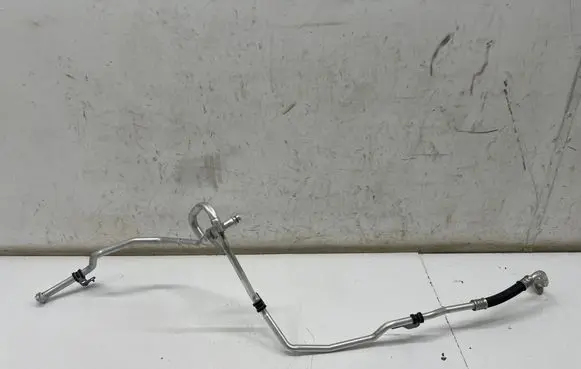 Renault Austral Air conditioning (A/C) pipe/hose 924806412R 924542879R