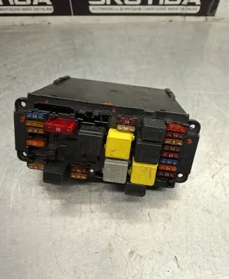 Mercedes-Benz C W203 SAM control unit 2035452801 5DK00848551