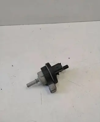 Renault Clio IV Vacuum valve 269516045