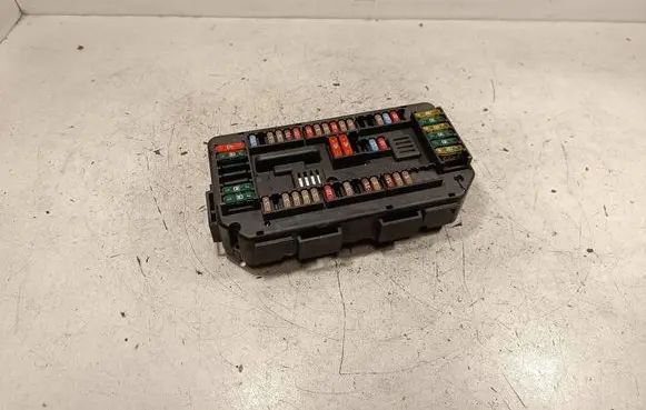 BMW 4 F32 F33 Fuse module 9337879