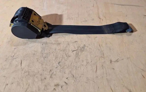 Peugeot 307 Middle seatbelt (rear) 040067