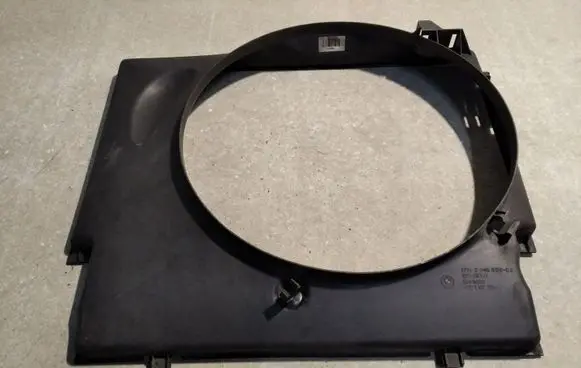 BMW 7 E65 E66 Radiator cooling fan shroud 2249458