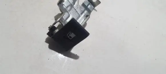 Honda CR-V Fuel tank opening switch 