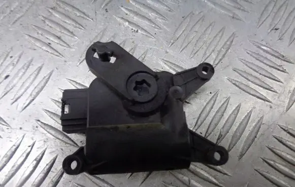 Skoda Octavia Mk2 (1Z) A/C air flow flap actuator/motor 1K1907511F
