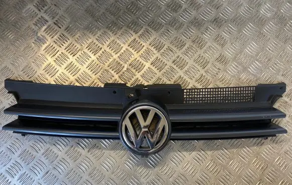 Volkswagen Golf IV Front grill 1J0853655G 1J0853651H