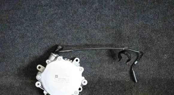 Mercedes-Benz B W246 W242 Vacuum pump A2702300365