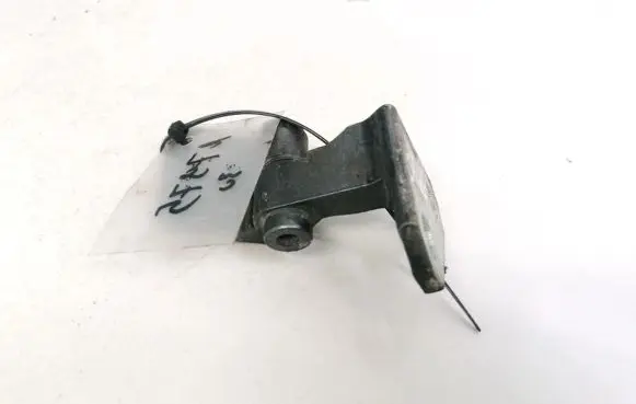 Volkswagen Jetta V Front door upper hinge