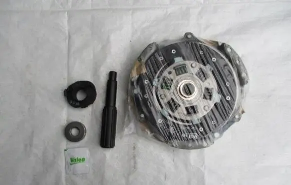 Renault Clio III Clutch set kit 302050453R