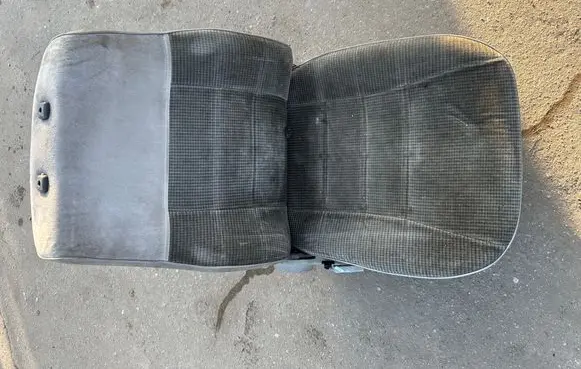 Mitsubishi Pajero Front passenger seat MB701017 MB700999