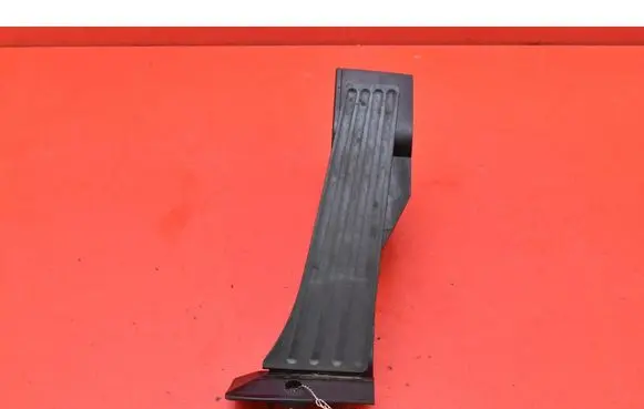 BMW X3 E83 Accelerator throttle pedal 6772646