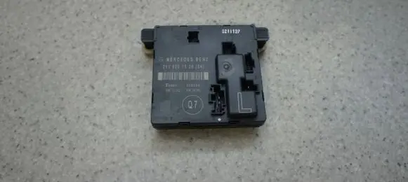 Mercedes-Benz E W211 Door control unit/module 2118201526
