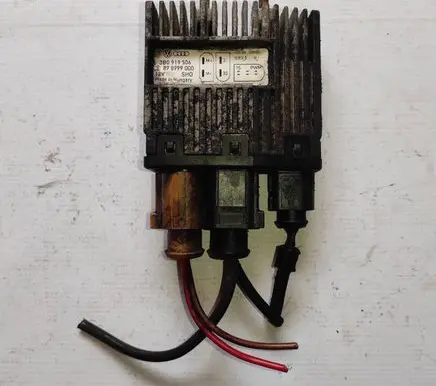 Volkswagen Transporter - Caravelle T5 Fan control module 3B0919506 898999000
