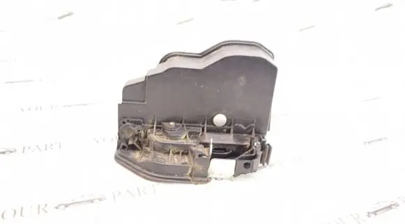 BMW X3 F25 Front door lock 7318416