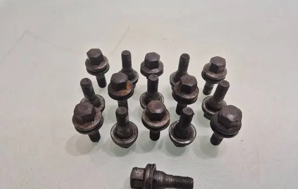 Citroen C4 I Nuts/bolts 