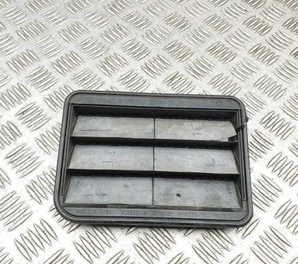 BMW 3 G20 G21 Quarter panel pressure vent 9176945