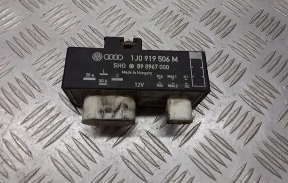 Volkswagen Polo IV 9N3 Coolant fan relay 1J0919506M