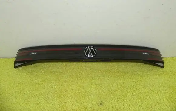 Tailgate rear/tail lights