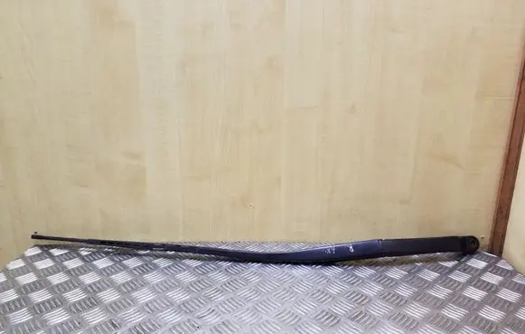 Honda CR-V Front wiper blade arm
