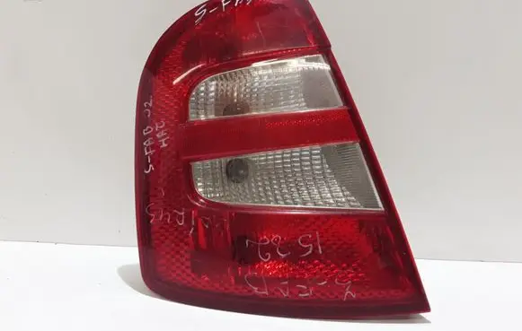 Skoda Fabia Mk1 (6Y) Rear/tail lights 6Y6945095B 6Y6945111B